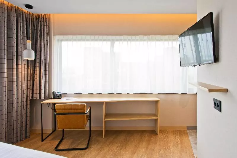 اتاق لوکس, Urban Lodge
