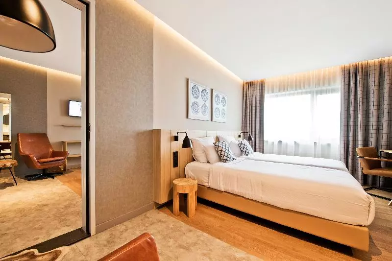 اتاق استاندارد, Urban Lodge