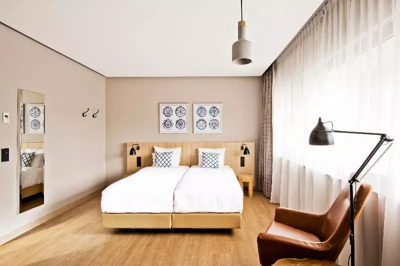 اتاق لوکس, Urban Lodge