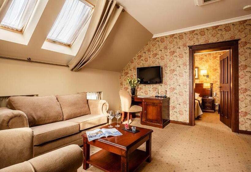 סוויטת ג'וניור, Zamek Topacz