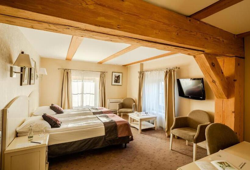 חדר סטנדרט, Zamek Topacz