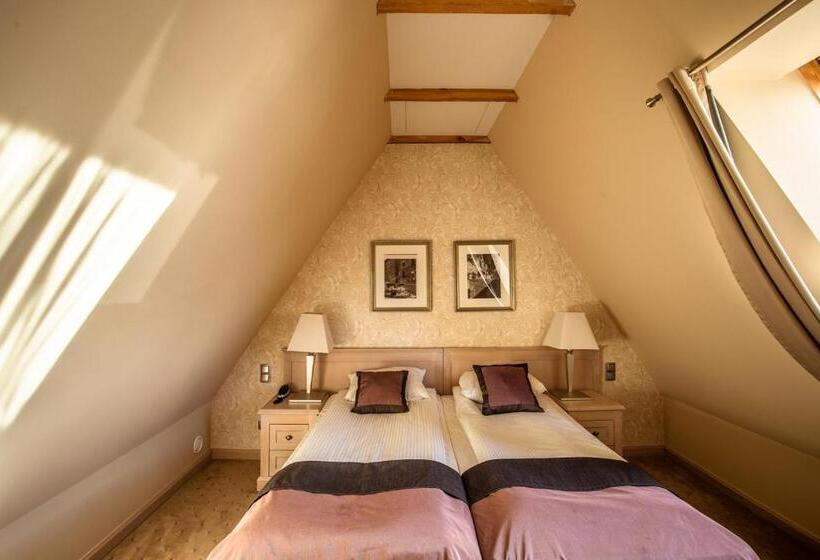 סוויטת ג'וניור, Zamek Topacz