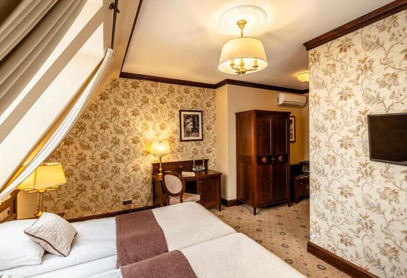 חדר סטנדרט, Zamek Topacz