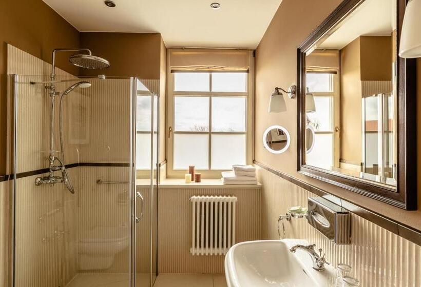 חדר סופריור, Zamek Topacz