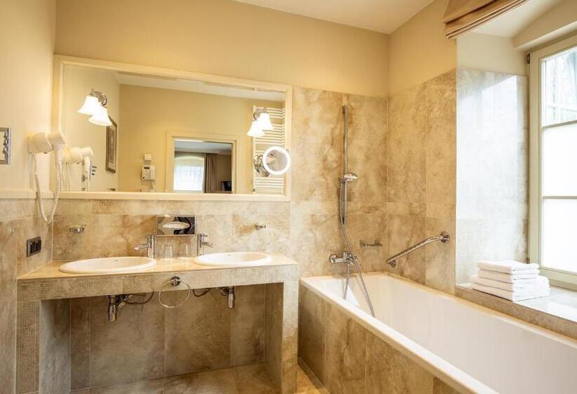 חדר סופריור, Zamek Topacz