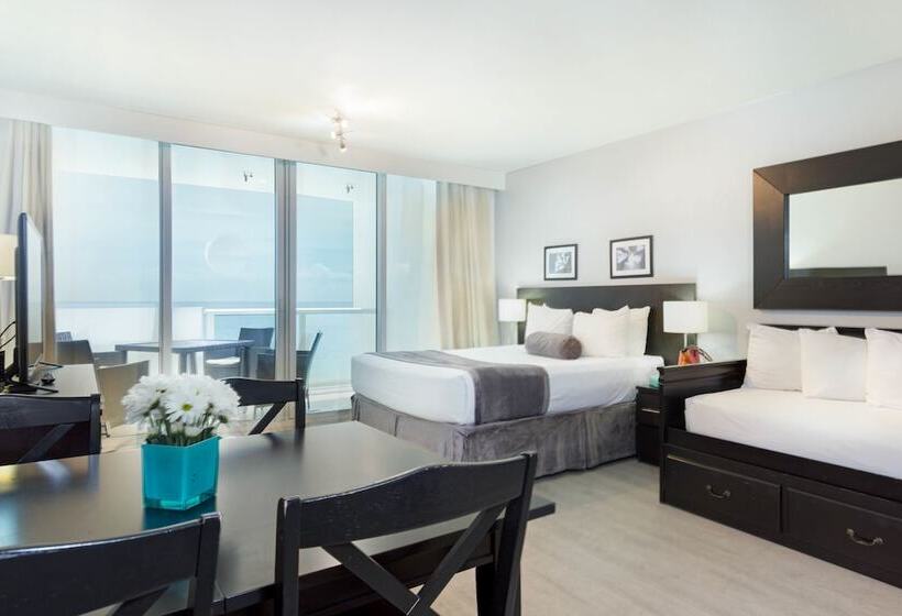 带海景的高档工作室, New Point Miami Beach Apartments
