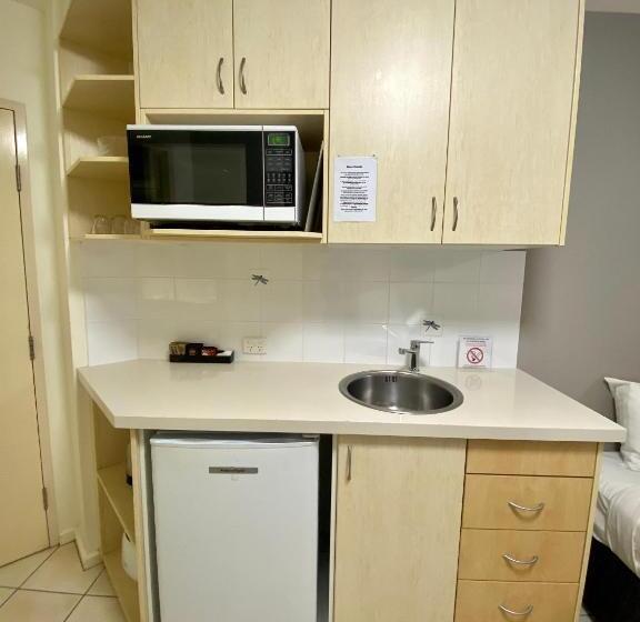 إستوديو قياسى سرير كينج, The Byron Beachcomber