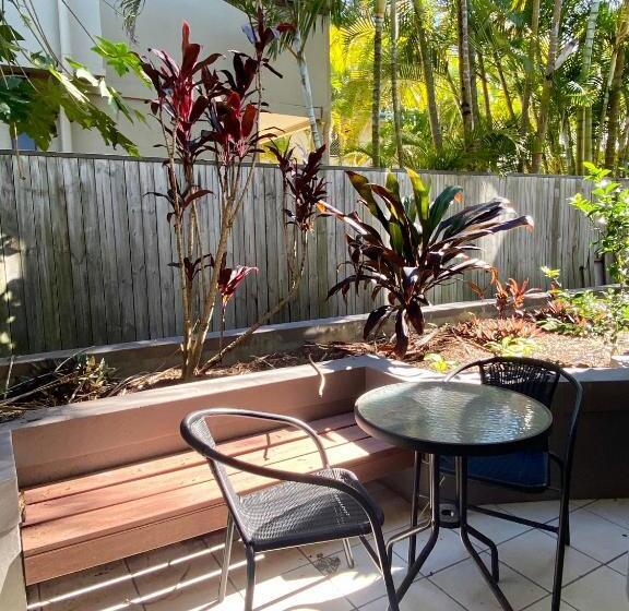 شقة غرفتين, The Byron Beachcomber