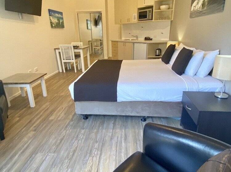 إستوديو قياسى, The Byron Beachcomber