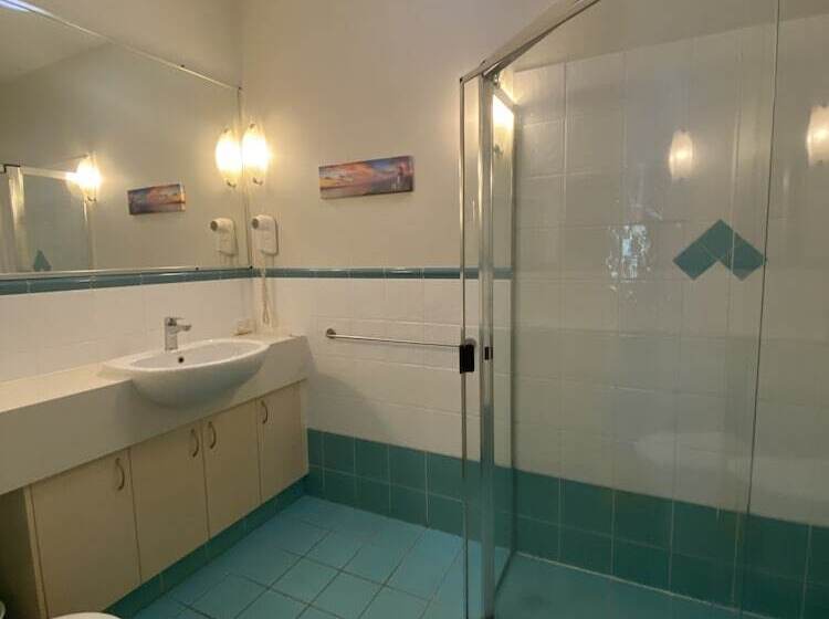 إستوديو قياسى, The Byron Beachcomber