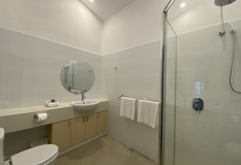 إستوديو قياسى, The Byron Beachcomber