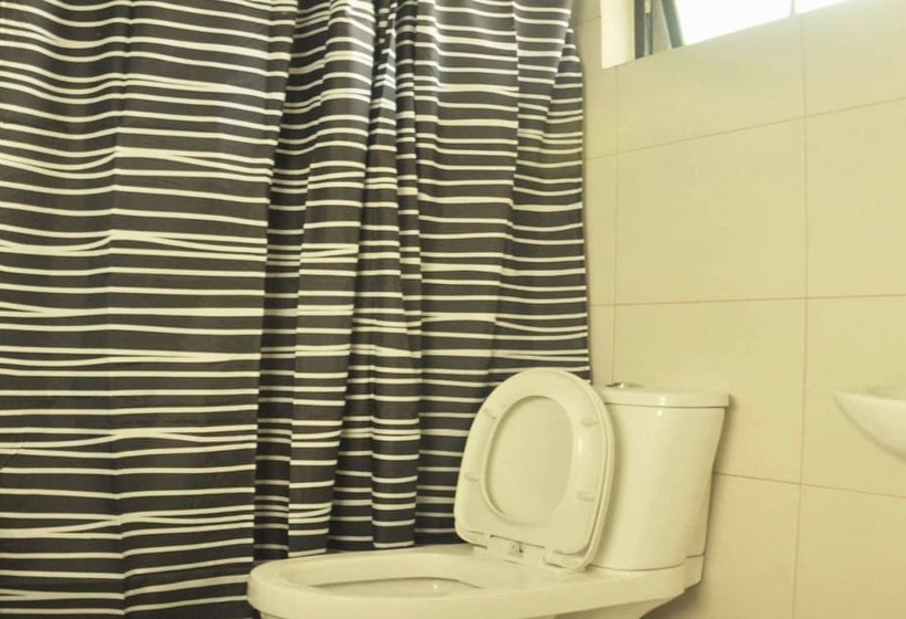 Кровать в Общей Комнате, The Fort Budget Hotel   Bonifacio Global City   Hostel