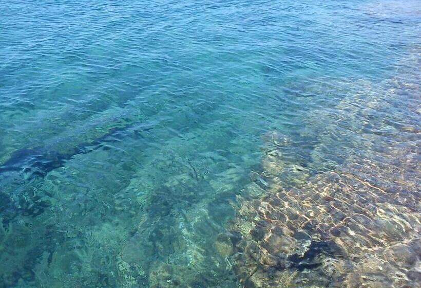 غرفة قياسية ثلاثية, B&b Le Cave