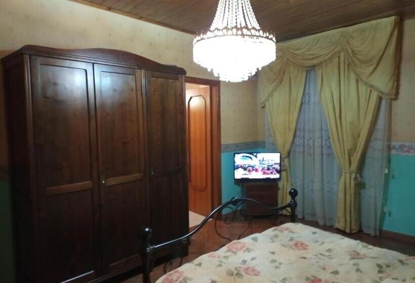 חדר אקונומי, Baron Sroom