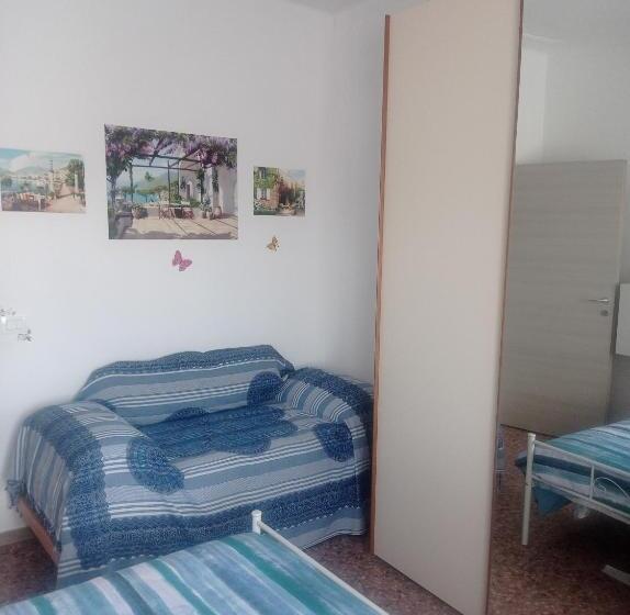 اتاق استاندارد با سرویس بهداشتی مشترک, Da Enzo Centro Imperia A 5 Minuti A Piedi Dal Mare