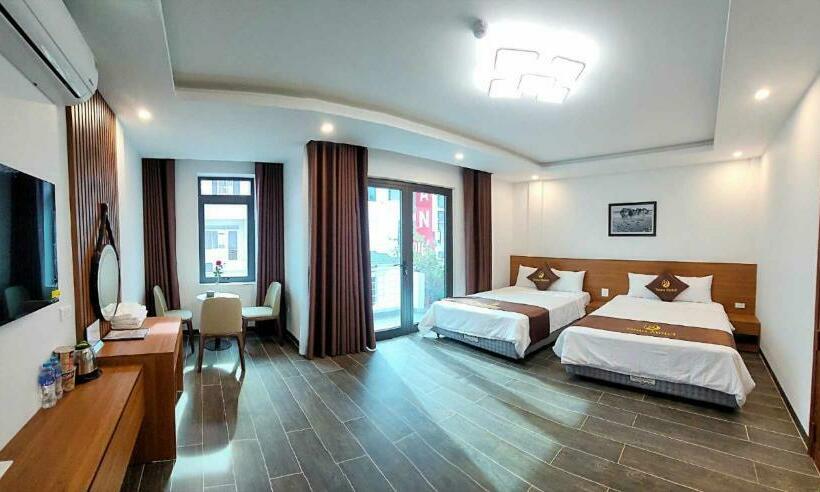 اتاق لوکس با بالکن, Swan Motel