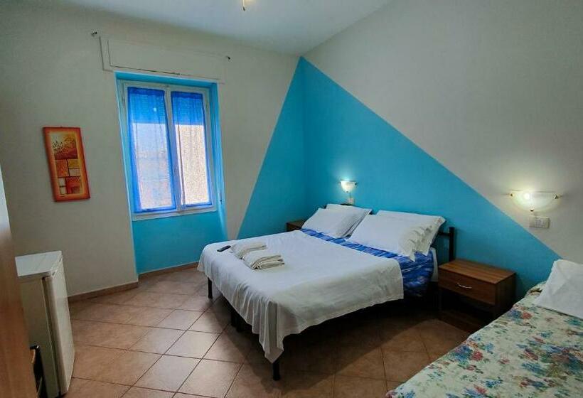 חדר קלאסי לשלושה, Elisart 2