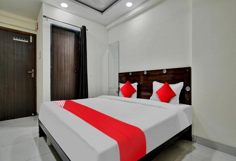 חדר קלאסי לשלושה, Oyo Flagship 81131  Dr Greens