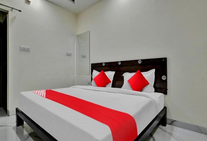 חדר קלאסי לשלושה, Oyo Flagship 81131  Dr Greens