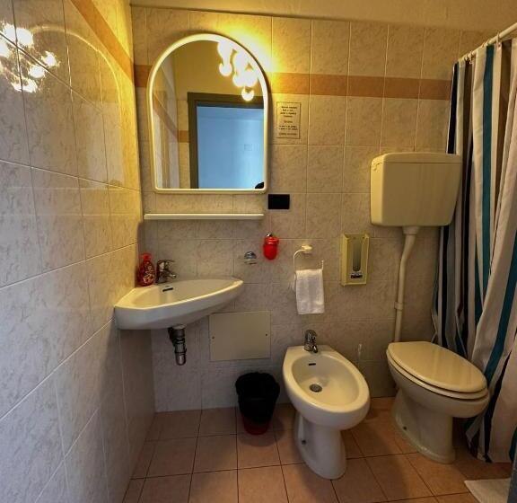 غرفة قياسية ثلاثية, Be Me Hotel Helvetia