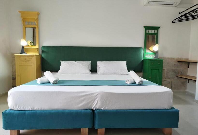 اتاق استاندارد با چشم‌انداز شهر, Limestone Sun Suites