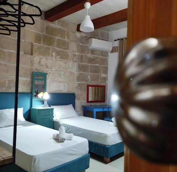 اتاق استاندارد با تراس, Limestone Sun Suites