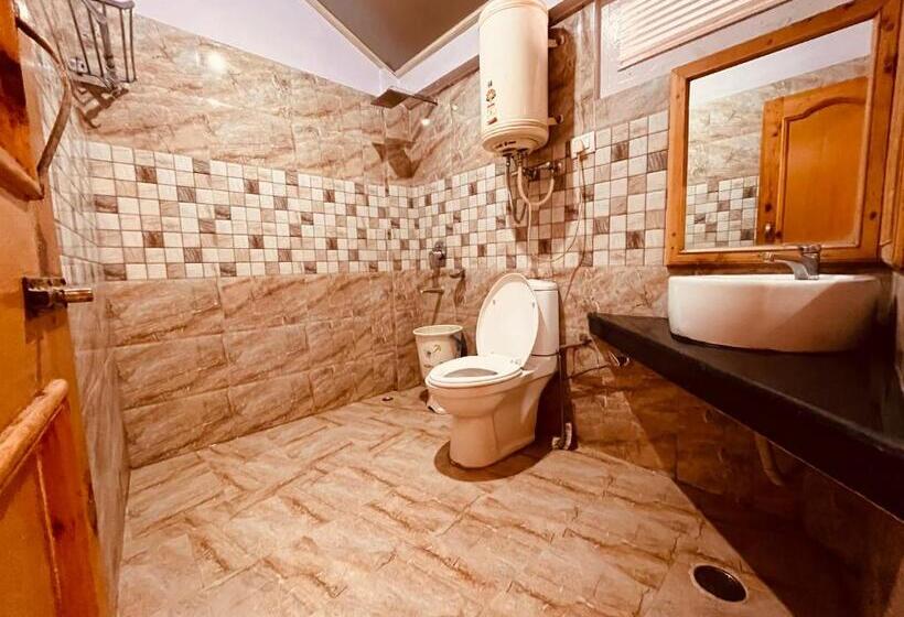 غرفة قياسية سرير كينج, Snow Clad Riverview Hotel & Resort, Manali