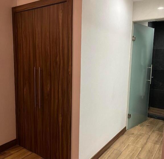 اتاق استاندارد با تخت بزرگ, Zújmú Business Boutique