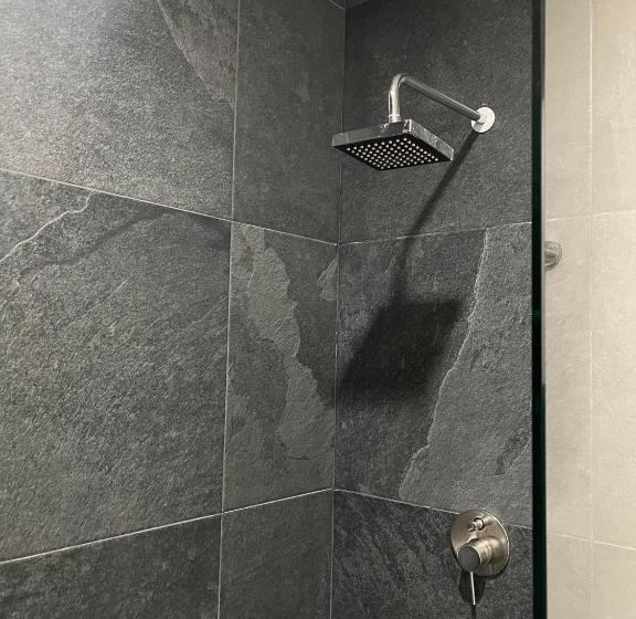 اتاق استاندارد با تخت بزرگ, Zújmú Business Boutique