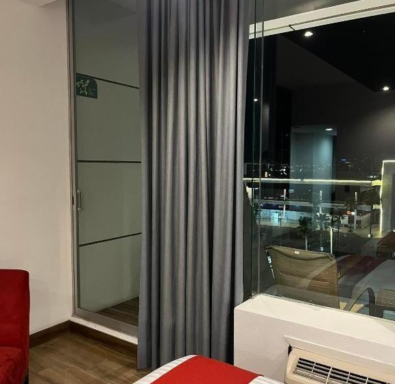 اتاق استاندارد با بالکن, Zújmú Business Boutique