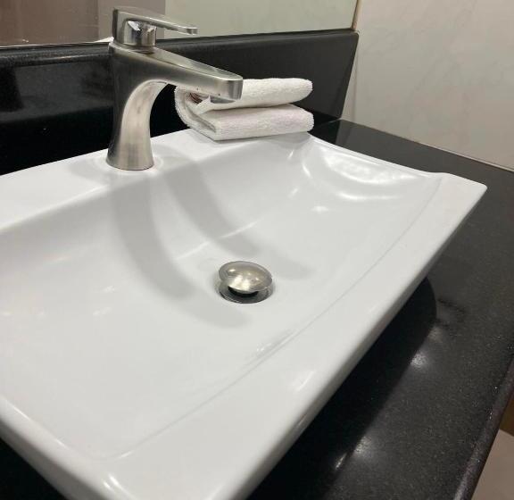 اتاق استاندارد با بالکن, Zújmú Business Boutique