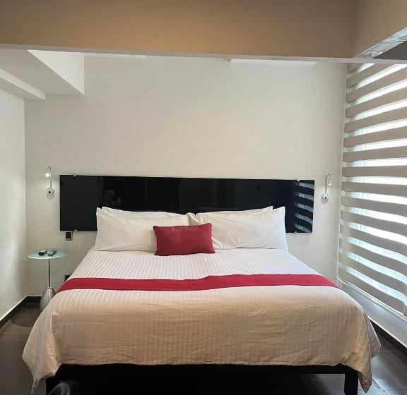 سوئیت با تخت بزرگ, Zújmú Business Boutique