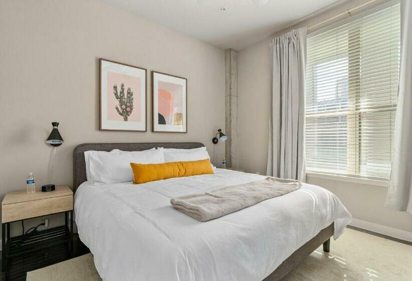 Номер Стандарт, Lodgeur At Elan Med Center