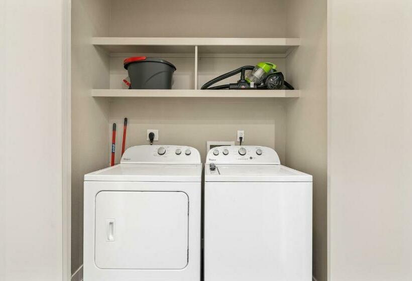 Номер Стандарт, Lodgeur At Elan Med Center