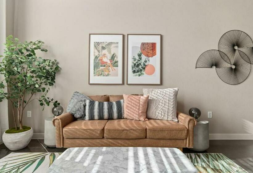 Номер Стандарт, Lodgeur At Elan Med Center