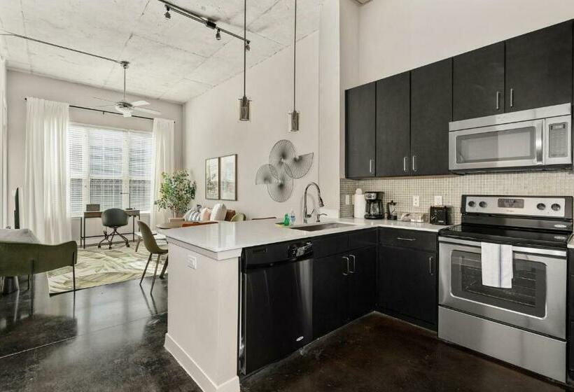 Номер Стандарт, Lodgeur At Elan Med Center