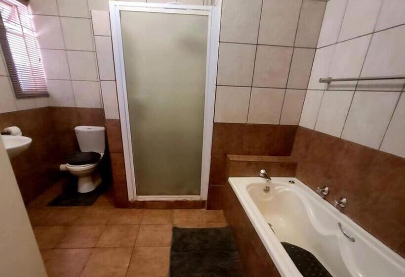 חדר סטנדרט, 29b Zebra Street Inhimwe Guesthouse