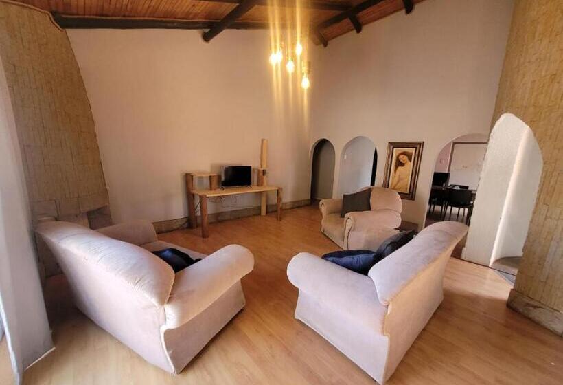 דירת חדר נוף לבריכה, 29b Zebra Street Inhimwe Guesthouse