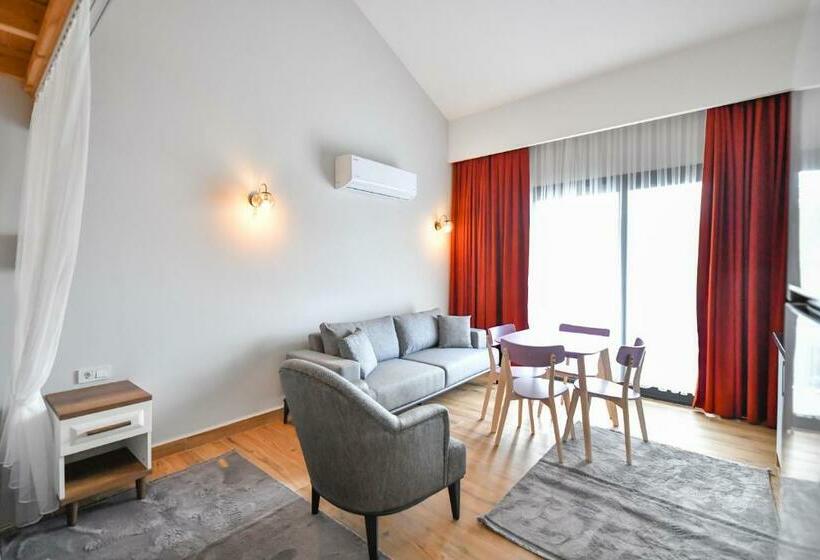 Estudi Estàndard amb Balconada, Red Moon Suites