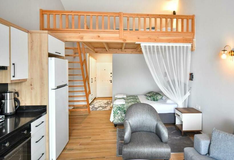 Estúdio Estandar com Sacada, Red Moon Suites