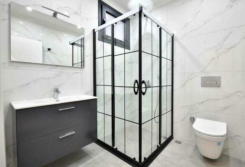 Estudi Estàndard amb Balconada, Red Moon Suites