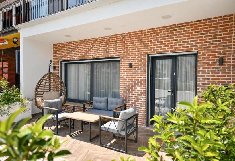 Apartament 2 Dormitoris, Red Moon Suites