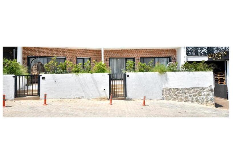 Apartamento 2 Dormitórios, Red Moon Suites