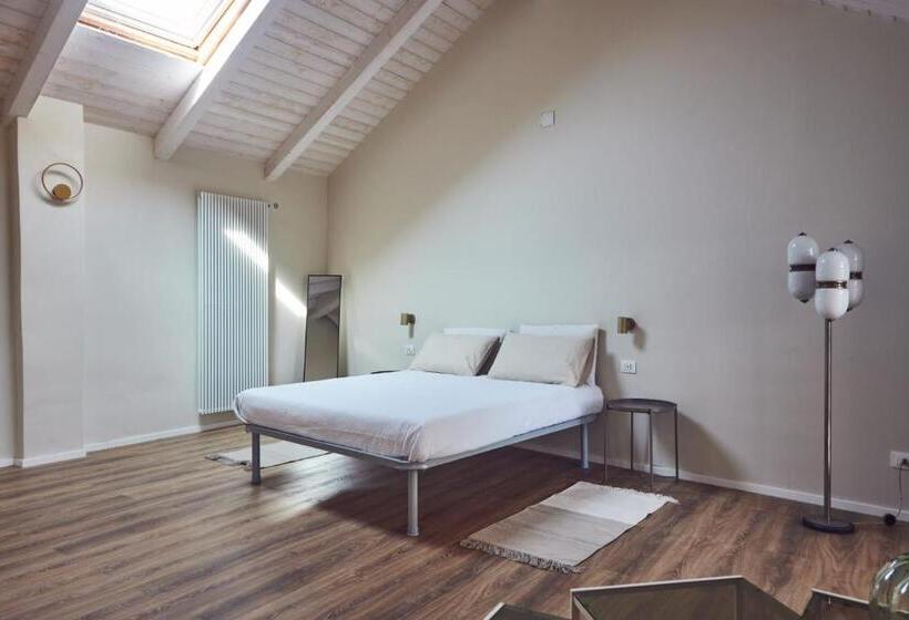 סוויטת ג'וניור נוף לגינה, Cascina Cortese