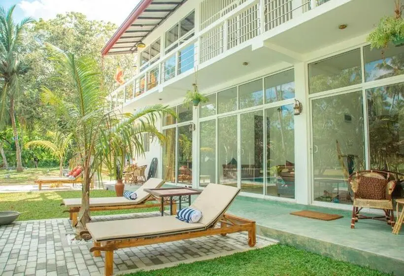 キングサイズベッドのスイートルーム, Cj S House At Mawella