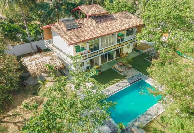 キングサイズベッドのスイートルーム, Cj S House At Mawella
