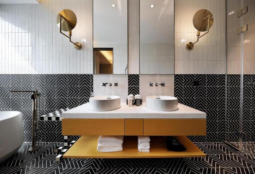 キングサイズベッドのデラックスルーム, Qingdao Oriental Studio Chuangzhi Ssaw