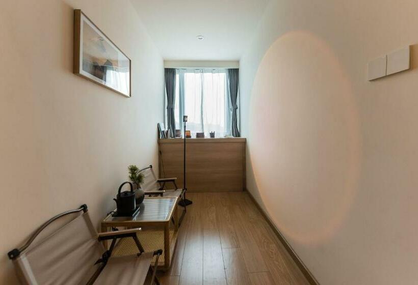 带大床的行政房间, Wesu Apartment Shenzhen Futian Bagualing Branch