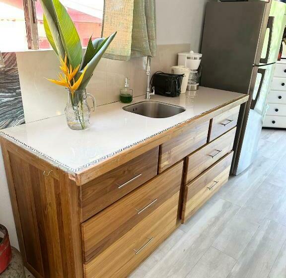 带阳台的三人标准间, Guava Shores Castara