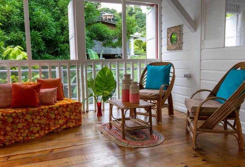 标准间带阳台, Guava Shores Castara